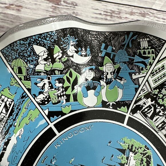 70s Vtg Walt Disney World Scalloped Fluted souvenir Glass Ashtray Candy 7" Dish - Picture 4 of 11